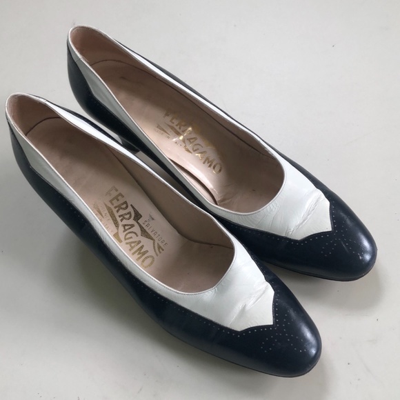 Ferragamo Navy Wingtip Heels Size 7.5 - Picture 3 of 15